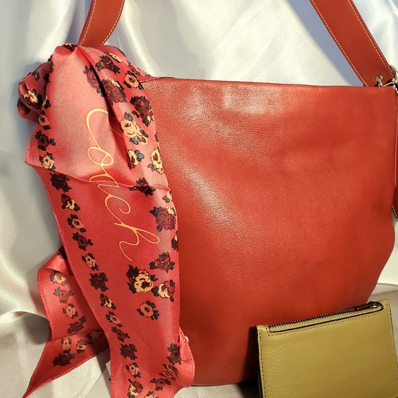 AUTHENTICATED Coach Handbag Vintage EUC with COA - Picture 7 of 13